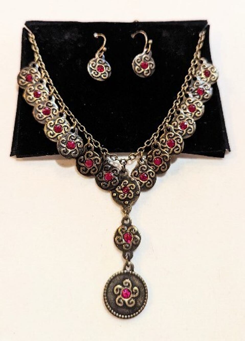 Vintage Avon Necklace & Earrings Set Romantic Antiqued Gold Gothic Medallion NEW